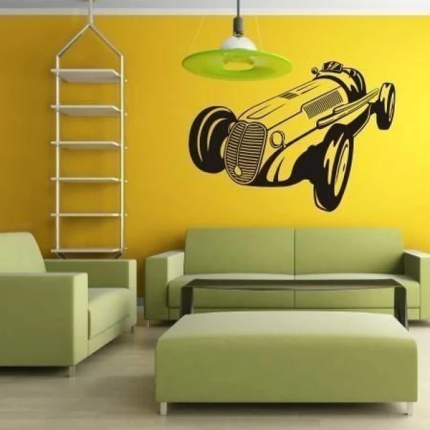 Dynamiczna naklejka auto sportowe 0817 na ścianie w nowoczesnym salonie, dodająca energii i charakte