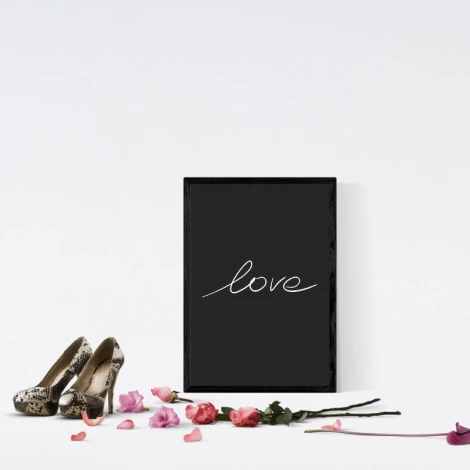 Plakat Love 025 - Wzór graficzny. Czarny tle z napisem love w białym, stylizowanym kroju pisma