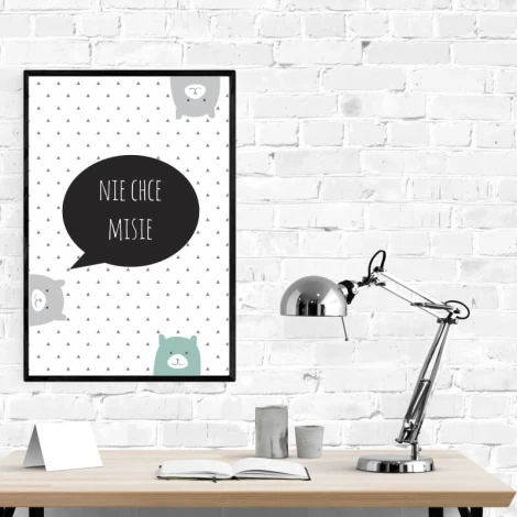 Plakat Nie chce misie 046 - Wzór graficzny. Na białym tle znajdują się szare i zielone misie oraz czarna chmurka z napisem