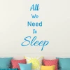 Szablon na ścianę All we need is sleep 2500 - Aranżacja w salonie. Ściany w jasnym kolorze, poduszki w różnych wzorach