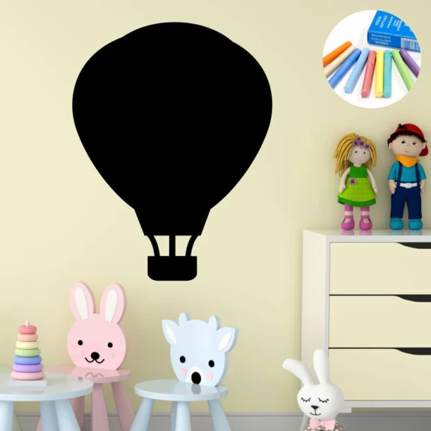 Naklejka kredowa dla dzieci balon 398 - Aranżacja w pokoju dziecięcym. Ściany w jasnym kolorze, meble w pastelowych