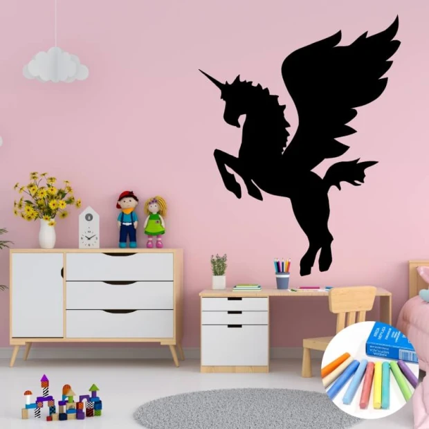 Naklejka kredowa dla dzieci unicorn 399 - Aranżacja w pokoju dziecięcym. Ściany w kolorze różowym, meble białe, podłoga
