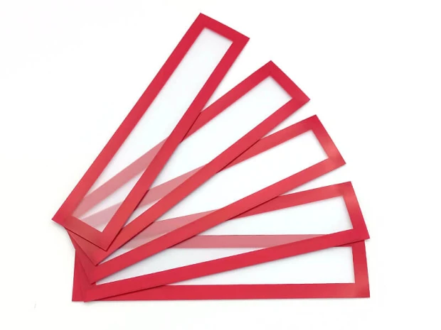 Ramka magnetyczna 319x52 mm różne kolory - 5 szt - Wzór graficzny. Proste prostokątne kształty w kolorze czerwonym