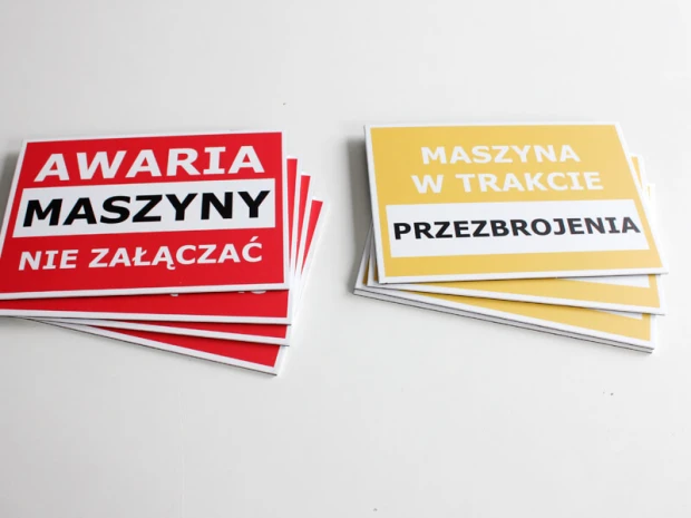 Indywidualny magnes z nadrukiem na podkładzie PCV 2 mm w wymiarze 20x14,3 cm - Wzór graficzny. Czerwone i żółte tła