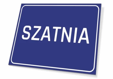 Tabliczka szatnia - Wzór graficzny. Prostokątna tabliczka z niebieskim tłem i białym napisem SZATNIA
