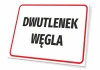 Tabliczka Dwutlenek węgla - Wzór graficzny. Prosta tabliczka z białym tłem i dużymi, czarnymi literami. Czerwony obramowanie