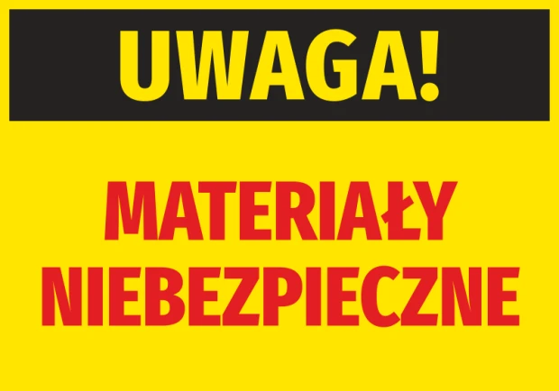 Żółta naklejka ostrzegawcza BHP z czarnym pasem, żółtym napisem UWAGA i czerwonym tekstem MATERIAŁY NIEBEZPIECZNE