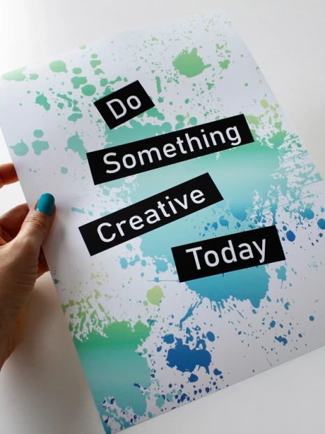 Plakat Do something creative today 038 - Wzór graficzny. Na białym tle kolorowe plamy w odcieniach niebieskiego i zielonego