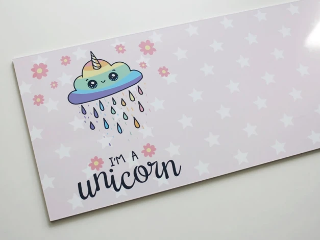 Indywidualna tablica suchościeralna magnetyczna z nadrukiem na podkladzie PCV 5 mm w wymiarze 100x30 cm - Wzór graficzny. Na