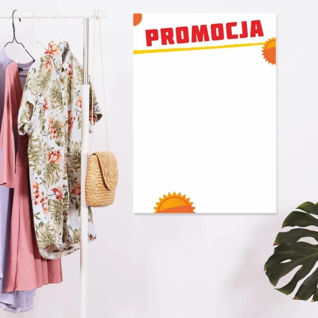 Tablica suchościeralna magnetyczna 026 promocja - Wzór graficzny. Biała powierzchnia z czerwonym napisem i żółtymi słońcami