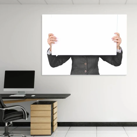 Tablica suchościeralna 212 tablica - Aranżacja w biurze. Ściany w jasnym kolorze, nowoczesne meble