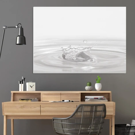 Tablica suchościeralna 176 rozprysk wody - Aranżacja w biurze. Ściany w odcieniu szarości, jasne meble drewniane