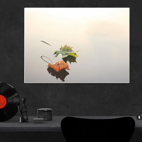 Tablica suchościeralna 216 liście - Aranżacja w biurze. Ściany w odcieniu szarości, minimalistyczne meble