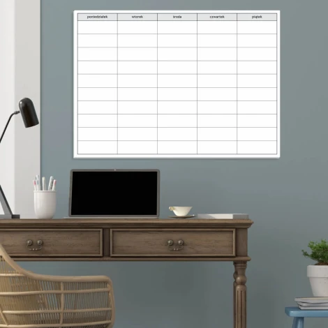 Tablica suchościeralna magnetyczna 037 plan tygodnia - Aranżacja w biurze. Ściany w kolorze niebieskim, drewniane meble