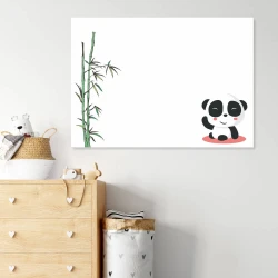 Tablica magnetyczna suchościeralna dla dzieci miś panda 315 - Aranżacja w pokoju dziecięcym. Ściany w jasnym kolorze, meble