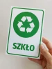 Tabliczka na kosz Szkło - Wzór graficzny. Zielony symbol recyklingu z napisem SZKŁO na białym tle