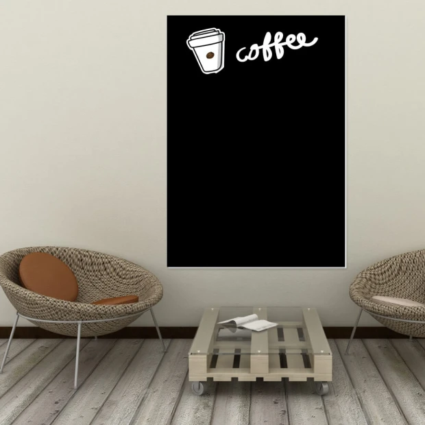 Tablica kredowa coffee 058 - Aranżacja w nowoczesnym wnętrzu. Ściany w jasnym kolorze, podłoga drewniana, meble w stylu