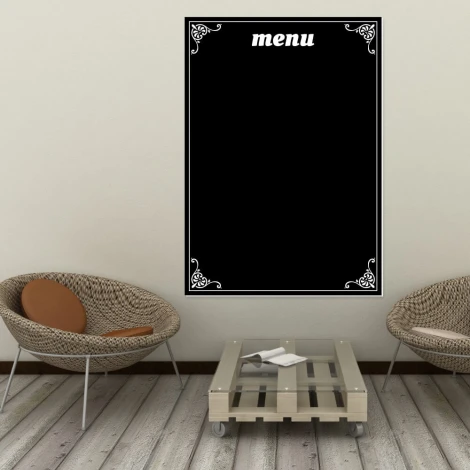 Tablica kredowa menu 063 - Aranżacja w nowoczesnym wnętrzu. Ściany w jasnym kolorze, podłoga drewniana
