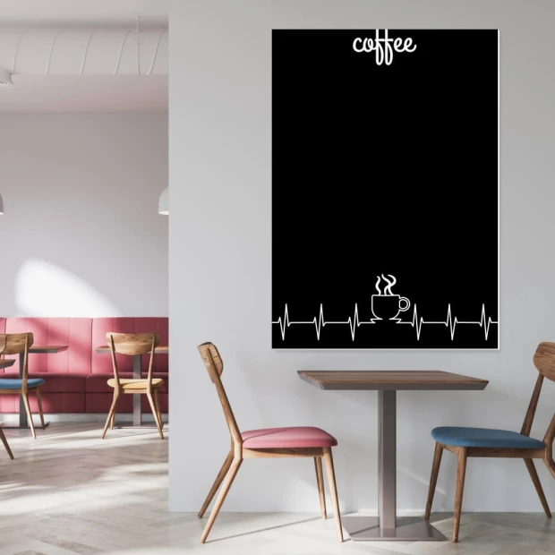Tablica kredowa z nadrukiem coffee 071 - Aranżacja w kawiarni. Ściany w jasnych odcieniach, meble w naturalnym drewnie