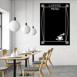 Tablica kredowa z nadrukiem coffee menu 088 - Aranżacja w kawiarni. Ściany w kolorze białym, proste drewniane meble