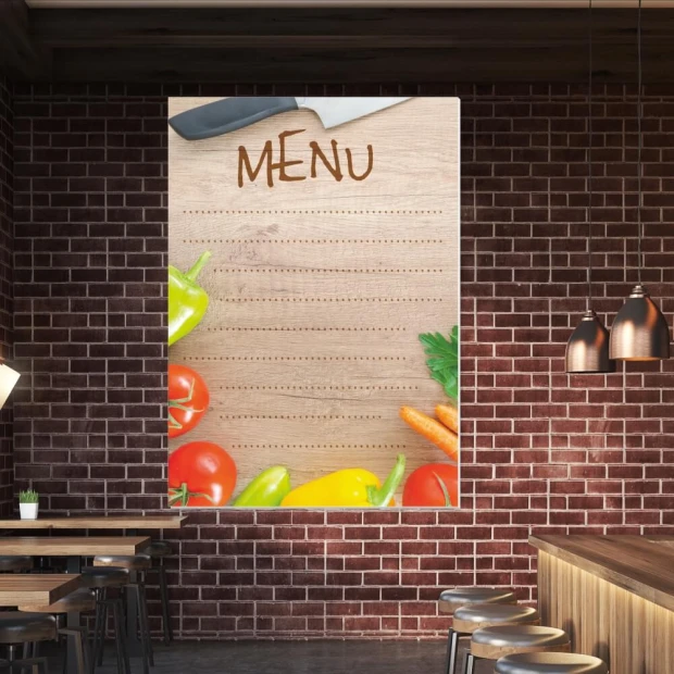 Tablica kredowa z nadrukiem menu 027 - Aranżacja w restauracji. Ciemne cegły i drewniane meble
