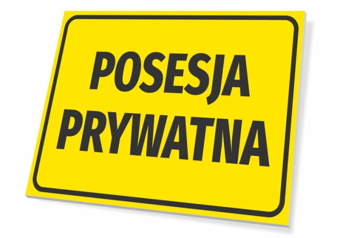 Tabliczka T589 Posesja prywatna - Wzór graficzny. Żółte tło z dużymi czarnymi literami POSESJA PRYWATNA