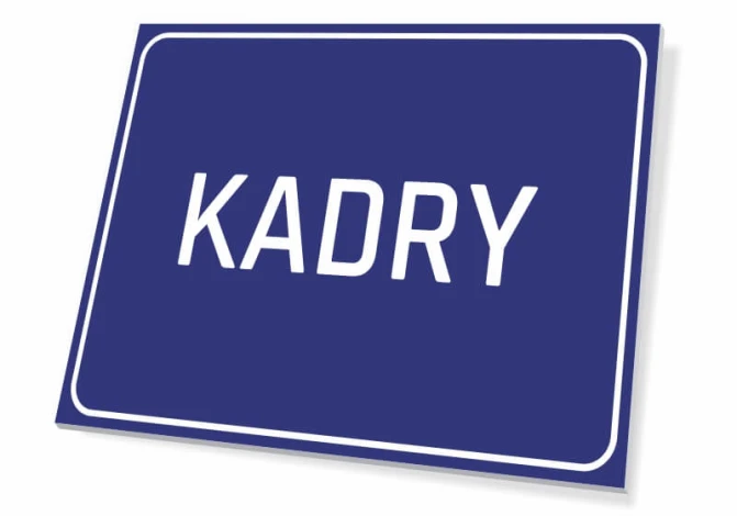 Tabliczka Kadry - Wzór graficzny. Prosta, prostokątna tabliczka z napisem KADRY na ciemnoniebieskim tle