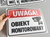 Naklejka Uwaga obiekt monitorowany - Wzór graficzny. Czerwony napis na białym tle z grafiką kamery