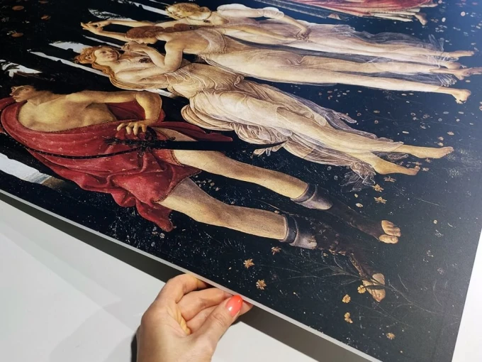 Reprodukcja Primavera, Sandro Botticelli - Wzór graficzny. Postacie w ruchu, otoczone kwiatami i drzewami