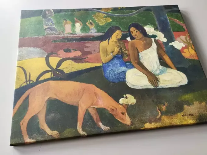 Reprodukcja Arearea, Gauguin Paul - Wzór graficzny. Dwie postacie siedzą na tle zieleni, pies w ruchu, kolorowe plamy