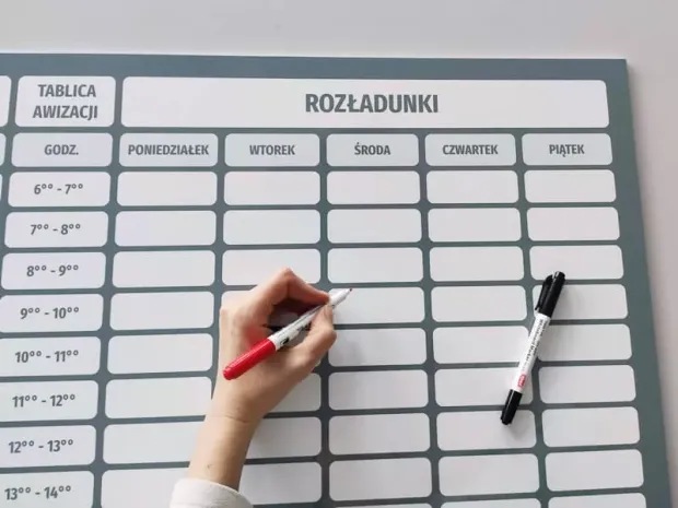 Tablica awizacji suchościeralna lean 118 - Wzór graficzny. Prosta siatka z kolumnami i wierszami, miejsce na wpisy