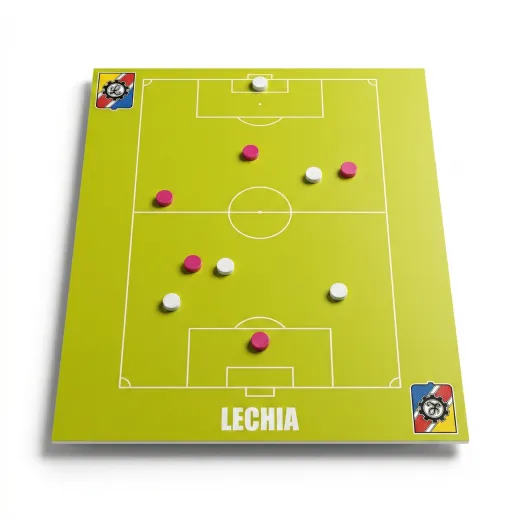 Tablica suchościeralna magnetyczna z przykładowym nadrukiem boiska piłkarskiego i herbami klubu Lechia z magnesami