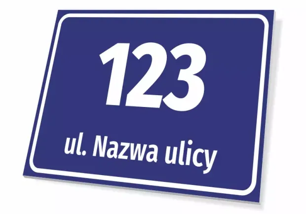 Tabliczka adresowa z przykładowym polem na numer domu i nazwę ulicy w białej ramce na granatowym tle