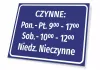 Tabliczka Czynne - godziny otwarcia - Wzór graficzny. Prostokątna tabliczka z niebieskim tłem i białym tekstem