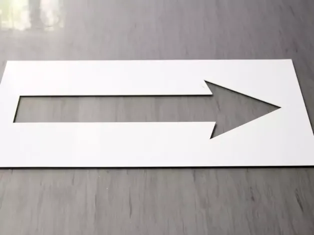 Indywidualny szablon malarski wielokrotnego użycia wykonany z materiału PCV 3mm - Wzór graficzny. Wzór w kształcie strzały