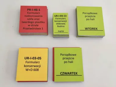 Magnes dwustronny z nadrukiem, rdzeń z 2mm PCV, zgodnie z projektem - Wzór graficzny. Prostokątne kartki w kolorach