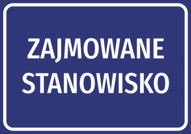 Naklejka z nazwą stanowiska - Wzór graficzny. Prosty prostokąt z ciemnoniebieskim tłem i białym tekstem