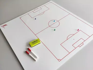 Tablica suchościeralna magnetyczna trenerska taktyczna. Format 85x85 cm, usztywniona 5mm PCV - Wzór graficzny. Na białym tle