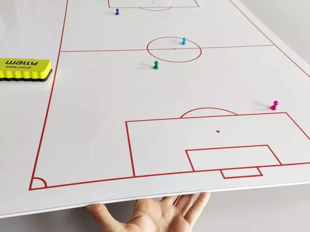 Tablica suchościeralna magnetyczna trenerska taktyczna. Format 85x85 cm, usztywniona 5mm PCV - Wzór graficzny. Na białym tle