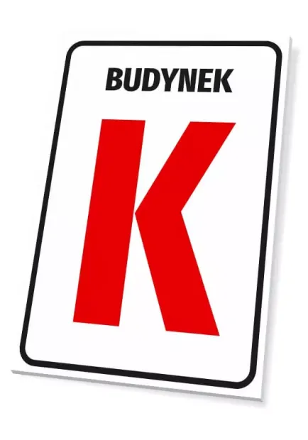 Prostokątna tabliczka z napisem BUDYNEK oraz przykładowym polem na dużą czerwoną literę lub numer