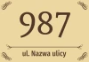 Naklejka na dom N665, z numerem i ulicą - Wzór graficzny. Duża cyfra 987 na tle jasnym, z napisem ul. Nazwa ulicy poniżej