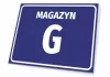 Tabliczka Magazyn wraz z numerem, oznaczeniem literowym - Wzór graficzny. Prosta, prostokątna forma z niebieskim tłem