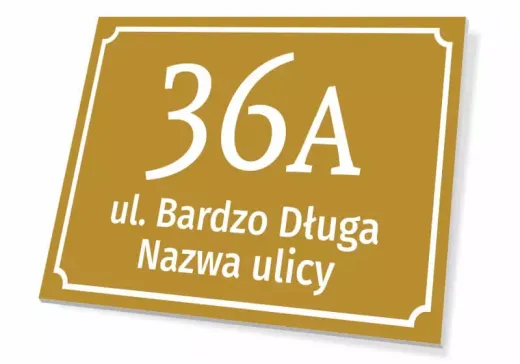 Złota tabliczka adresowa z cieniem na białym tle z przykładowym polem na numer domu i nazwę ulicy