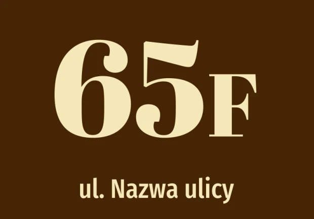 Naklejka adresowa na brązowym tle z przykładowym numerem domu i miejscem na nazwę ulicy