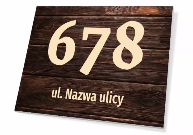 Tabliczka na dom T671, z numerem i ulicą - Wzór graficzny. Prostokątna tabliczka z dużym numerem i nazwą ulicy na tle