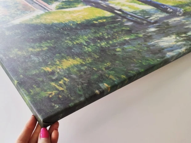 Reprodukcja Chemin montant, Gustave Caillebotte - Wzór graficzny. Obraz przedstawia zieleń, drzewa i ścieżkę w parku