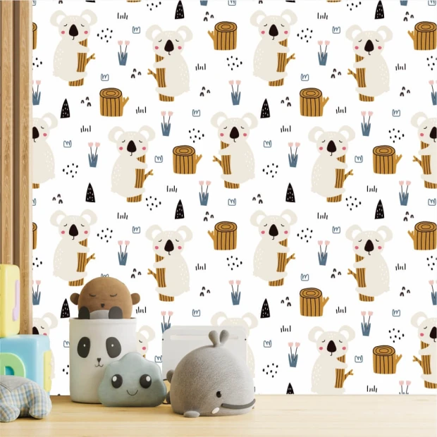 Fototapeta do pokoju dziecka z nadrukiem w misie koala, pnie drzew i drobne kwiaty na białym tle