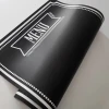 Tablica kredowa z nadrukiem Menu 039 - Wzór graficzny. Czarny tło z białymi napisami i ozdobnymi elementami