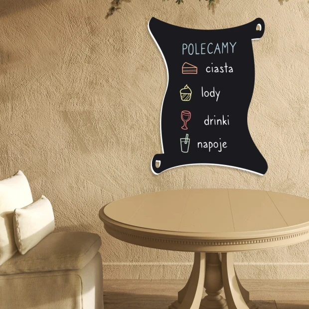 Tablica magnetyczna kredowa w kształcie zwoju z przykładowym menu napisanym kolorową kredą we wnętrzu