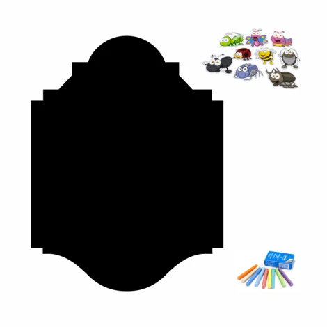 Tablica magnetyczna kredowa Menu 129 - Wzór graficzny. Czarna tablica w kształcie owalnym z kolorowymi magnesami i kredkami